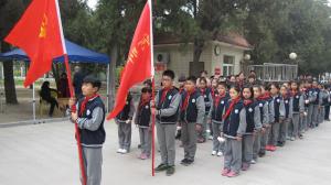 河南師范大學第二附屬小學組織開展清明節(jié)掃墓活動