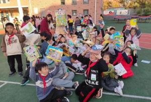 幸福“雙減”閱讀相伴 跳蚤書市快樂融融—師大二附小舉行第二屆“跳蚤書市”活動